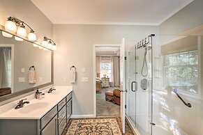 Peaceful Pisgah Mountain Getaway w/ Hot Tub!
