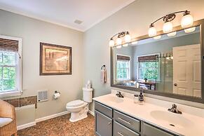 Peaceful Pisgah Mountain Getaway w/ Hot Tub!