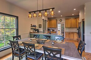 Peaceful Pisgah Mountain Getaway w/ Hot Tub!