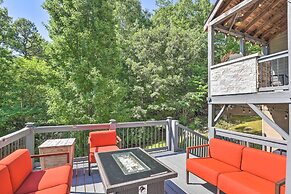 Peaceful Pisgah Mountain Getaway w/ Hot Tub!