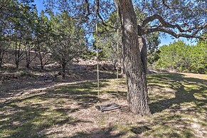 Shaded Getaway w/ BBQ & Fire Pit in Austin!