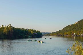 Austin Getaway w/ Shaded Private Pool & BBQ