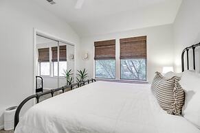 Shaded Getaway w/ BBQ & Fire Pit in Austin!