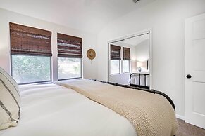 Shaded Getaway w/ BBQ & Fire Pit in Austin!