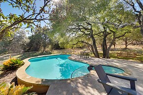 Shaded Getaway w/ BBQ & Fire Pit in Austin!