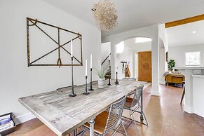 Shaded Getaway w/ BBQ & Fire Pit in Austin!