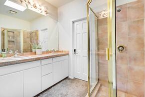 Shaded Getaway w/ BBQ & Fire Pit in Austin!