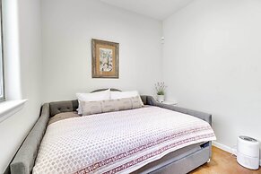 Shaded Getaway w/ BBQ & Fire Pit in Austin!