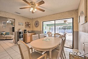 Screened Lanai: Colorful Cape Coral Retreat