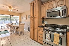 Screened Lanai: Colorful Cape Coral Retreat