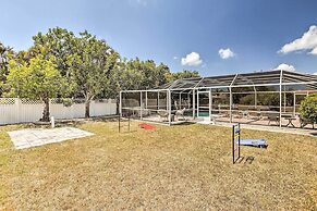 Screened Lanai: Colorful Cape Coral Retreat