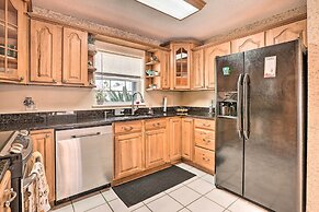 Screened Lanai: Colorful Cape Coral Retreat