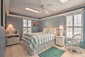 Screened Lanai: Colorful Cape Coral Retreat