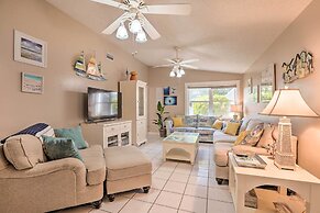 Screened Lanai: Colorful Cape Coral Retreat