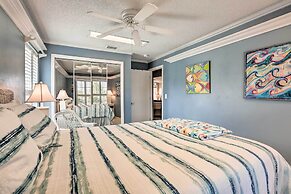 Screened Lanai: Colorful Cape Coral Retreat