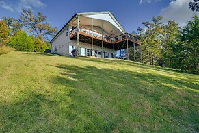 Spacious Norfork Lake Home: Game Room + Views!