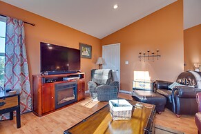 Spacious Norfork Lake Home: Game Room + Views!