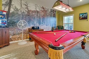 Spacious Norfork Lake Home: Game Room + Views!