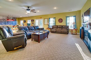 Spacious Norfork Lake Home: Game Room + Views!