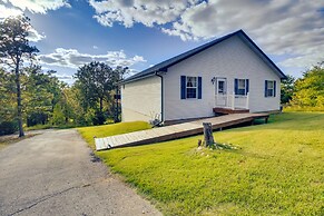 Spacious Norfork Lake Home: Game Room + Views!