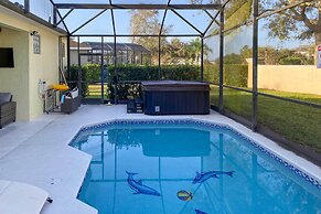 5 Mi to Disney World: Retreat w/ Pool & Lanai!