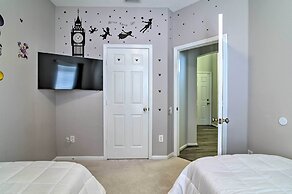 5 Mi to Disney World: Retreat w/ Pool & Lanai!