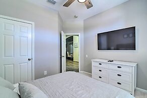 5 Mi to Disney World: Retreat w/ Pool & Lanai!