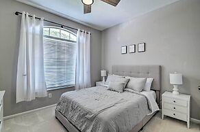 5 Mi to Disney World: Retreat w/ Pool & Lanai!