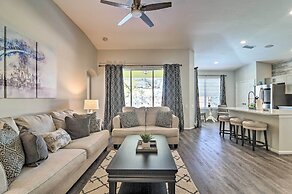 5 Mi to Disney World: Retreat w/ Pool & Lanai!