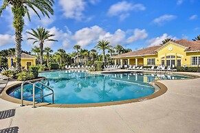 Kissimmee Retreat w/ Pool Access < 4 Mi to Disney!