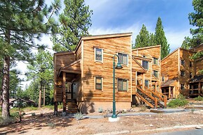 Inviting Ski Getaway < 1 Mile to Northstar Resort!