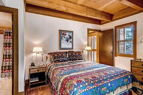 Inviting Ski Getaway < 1 Mile to Northstar Resort!