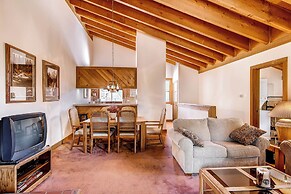 Inviting Ski Getaway < 1 Mile to Northstar Resort!