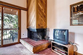 Inviting Ski Getaway < 1 Mile to Northstar Resort!