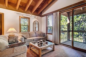 Inviting Ski Getaway < 1 Mile to Northstar Resort!