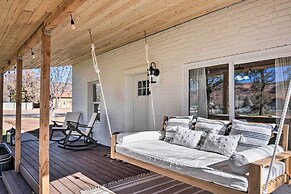 Modern Kanab Home: Fire Pit, Red Rock Views!