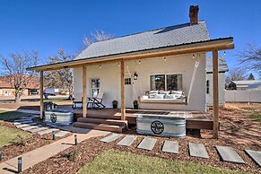 Modern Kanab Home: Fire Pit, Red Rock Views!