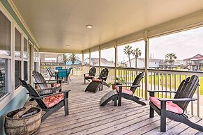 Pool Access & Walk to Beach: Galveston Home