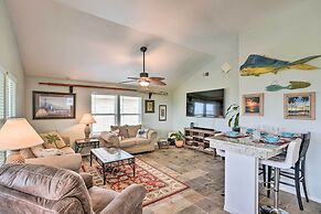 Pool Access & Walk to Beach: Galveston Home