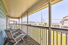 Pool Access & Walk to Beach: Galveston Home