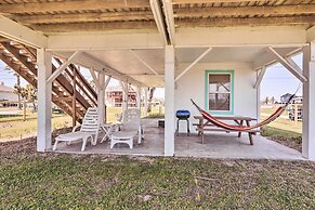 Gulf Coast Views: Stilted Retreat in Galveston!