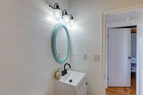 Gulf Coast Views: Stilted Retreat in Galveston!