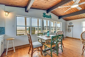 Gulf Coast Views: Stilted Retreat in Galveston!