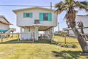 Gulf Coast Views: Stilted Retreat in Galveston!