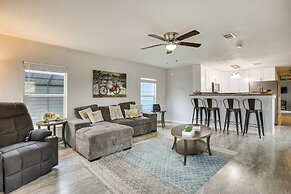 Galveston Cottage ~ 1 Mi to Beach: Pet Friendly!