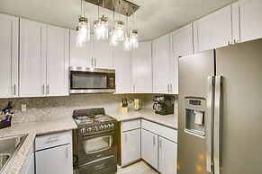 Galveston Cottage ~ 1 Mi to Beach: Pet Friendly!