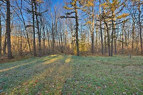 Resort Perks & Lake Access: Poconos Retreat