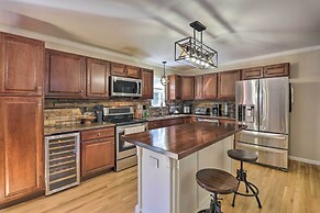 Poconos Escape w/ Hot Tub & Fire Pit