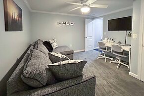 Poconos Escape w/ Hot Tub & Fire Pit