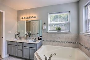 Poconos Escape w/ Hot Tub & Fire Pit